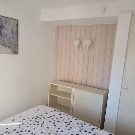 Rue Du Vieux Chateau - Beau F2 *