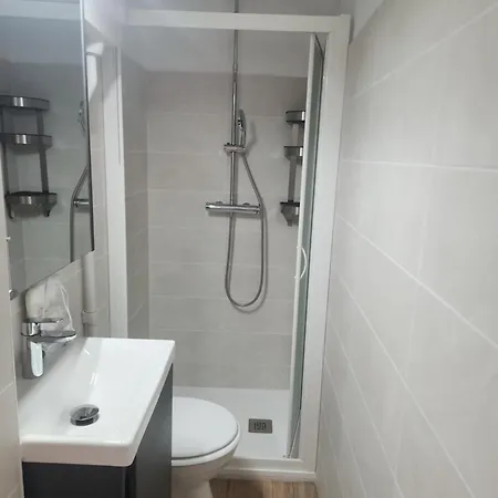 Rue Du Vieux Château - Beau F2 Avec Vue Exceptionnelle - Refait A Neuf Appartement *