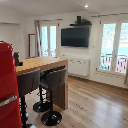 Rue Du Vieux Château - Beau F2 Avec Vue Exceptionnelle - Refait A Neuf Menton