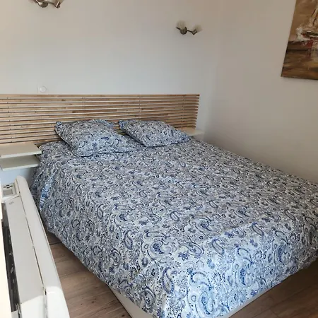Rue Du Vieux Chateau - Beau F2 Avec Vue Exceptionnelle - Refait A Neuf *