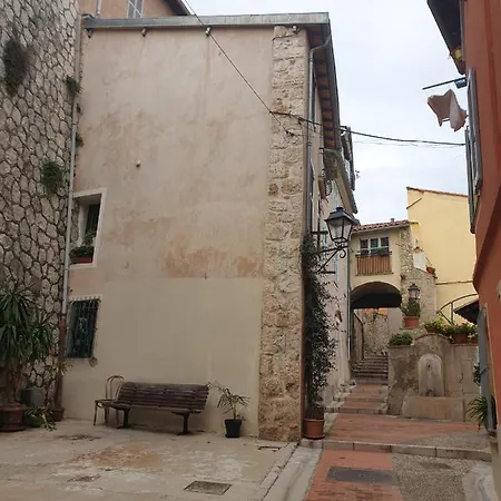 Rue Du Vieux Chateau - Beau F2 Avec Vue Exceptionnelle - Refait A Neuf