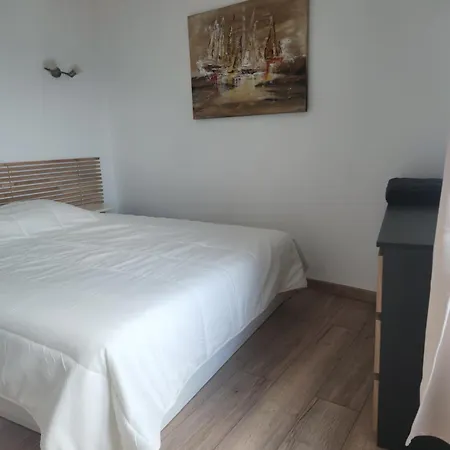 Rue Du Vieux Chateau - Beau F2 Avec Vue Exceptionnelle - Refait A Neuf Appartement *