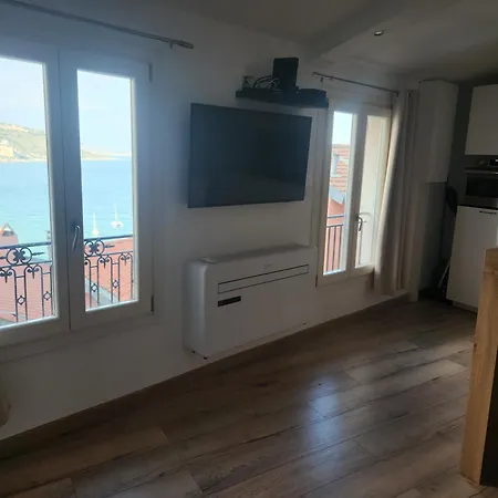 Rue Du Vieux Chateau - Beau F2 Avec Vue Exceptionnelle - Refait A Neuf