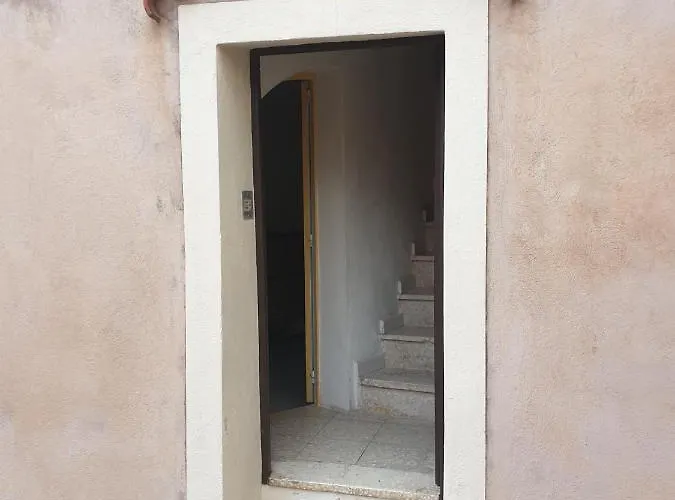 Daire Rue Du Vieux Chateau - Beau F2 Avec Vue Exceptionnelle - Refait A Neuf *