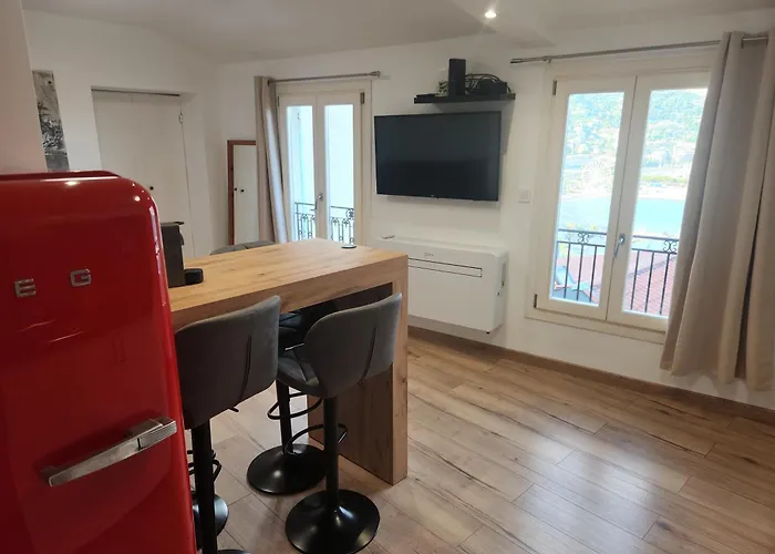 Rue Du Vieux Chateau - Beau F2 Avec Vue Exceptionnelle - Refait A Neuf Mentone